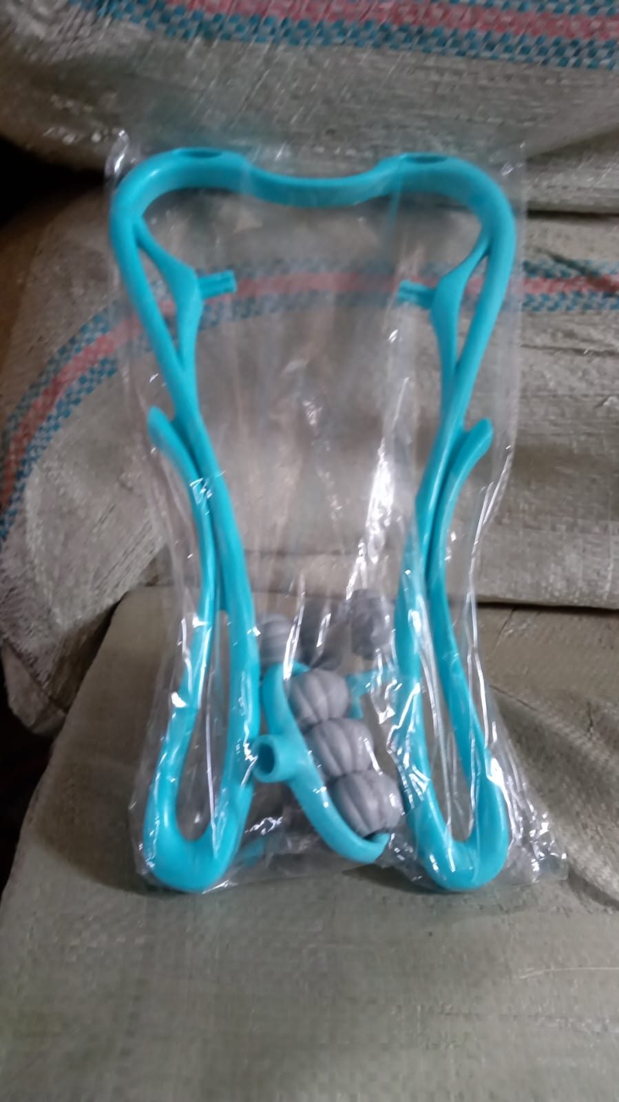 NECK SHOULDER MASSAGER, PORTABLE RELIEVING THE BACK FOR MEN RELIEVING THE WAIST WOMEN (1PC) - Bhavnagar Deodap