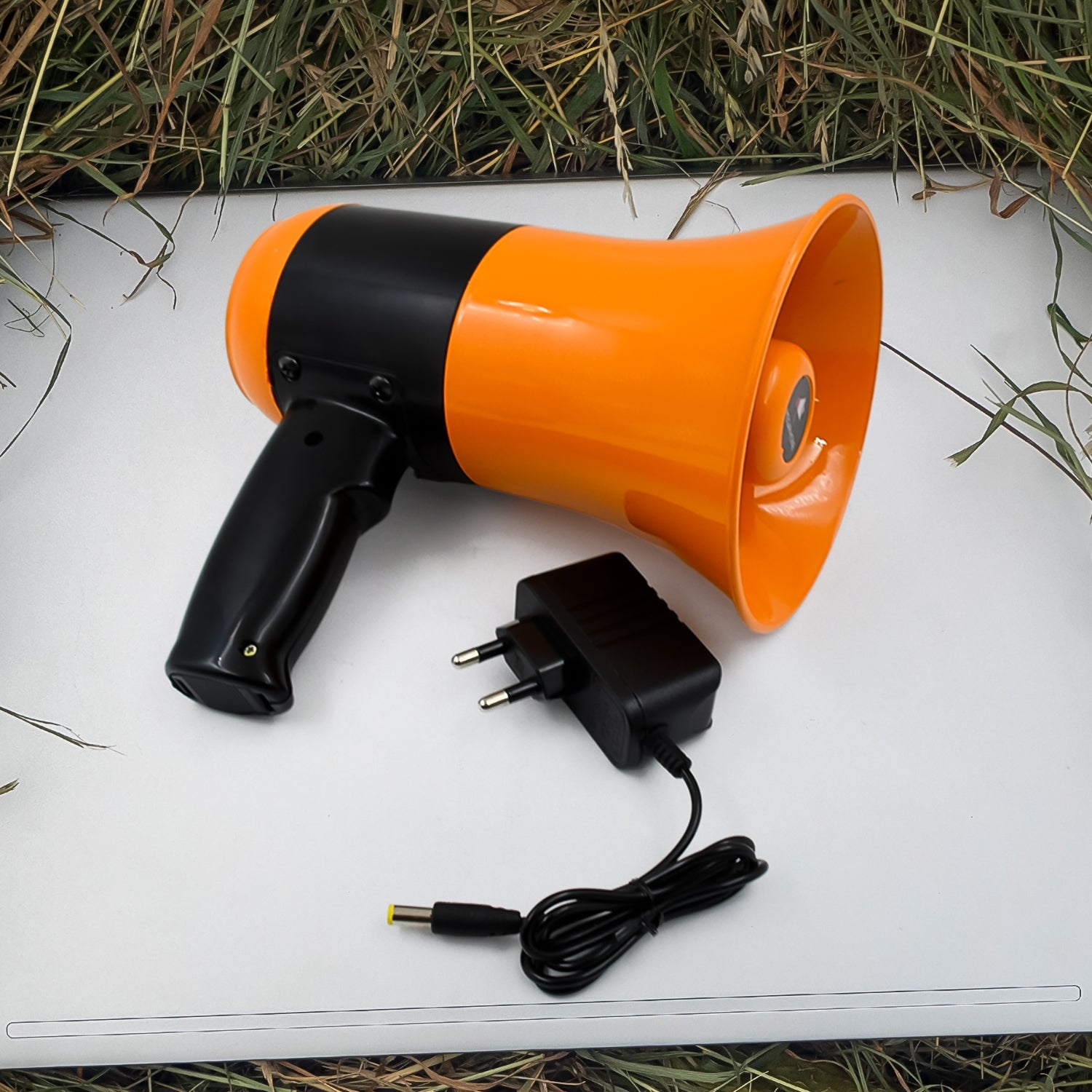 Megaphone Bluetooth 150 Watts Handheld Dynamic Megaphone Outdoor, Indoor PA System Talk / Record / Play / Music / Siren - Bhavnagar Deodap