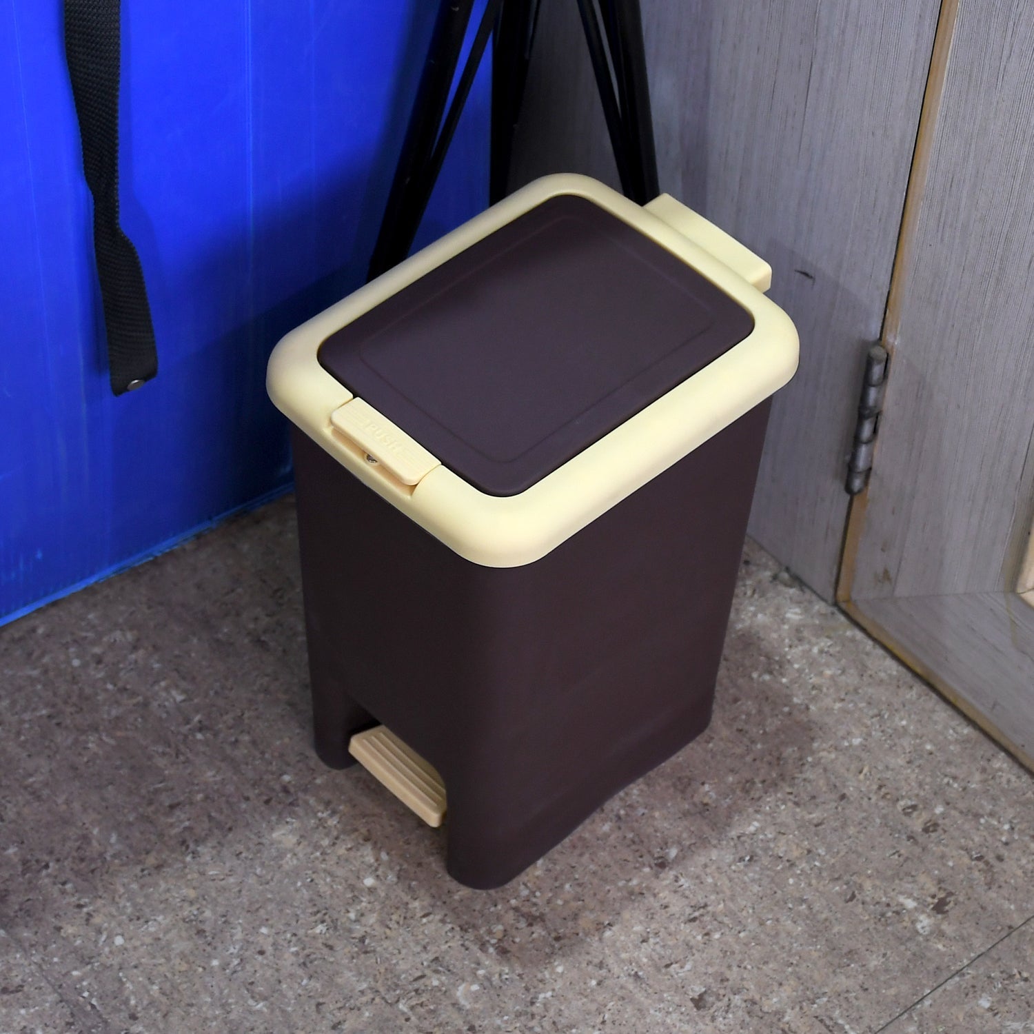 Trash Can Waste Basket for Bathroom, Hands Free with Step On Foot Pedal and Garbage Bag Ring ( 7 Ltr. )