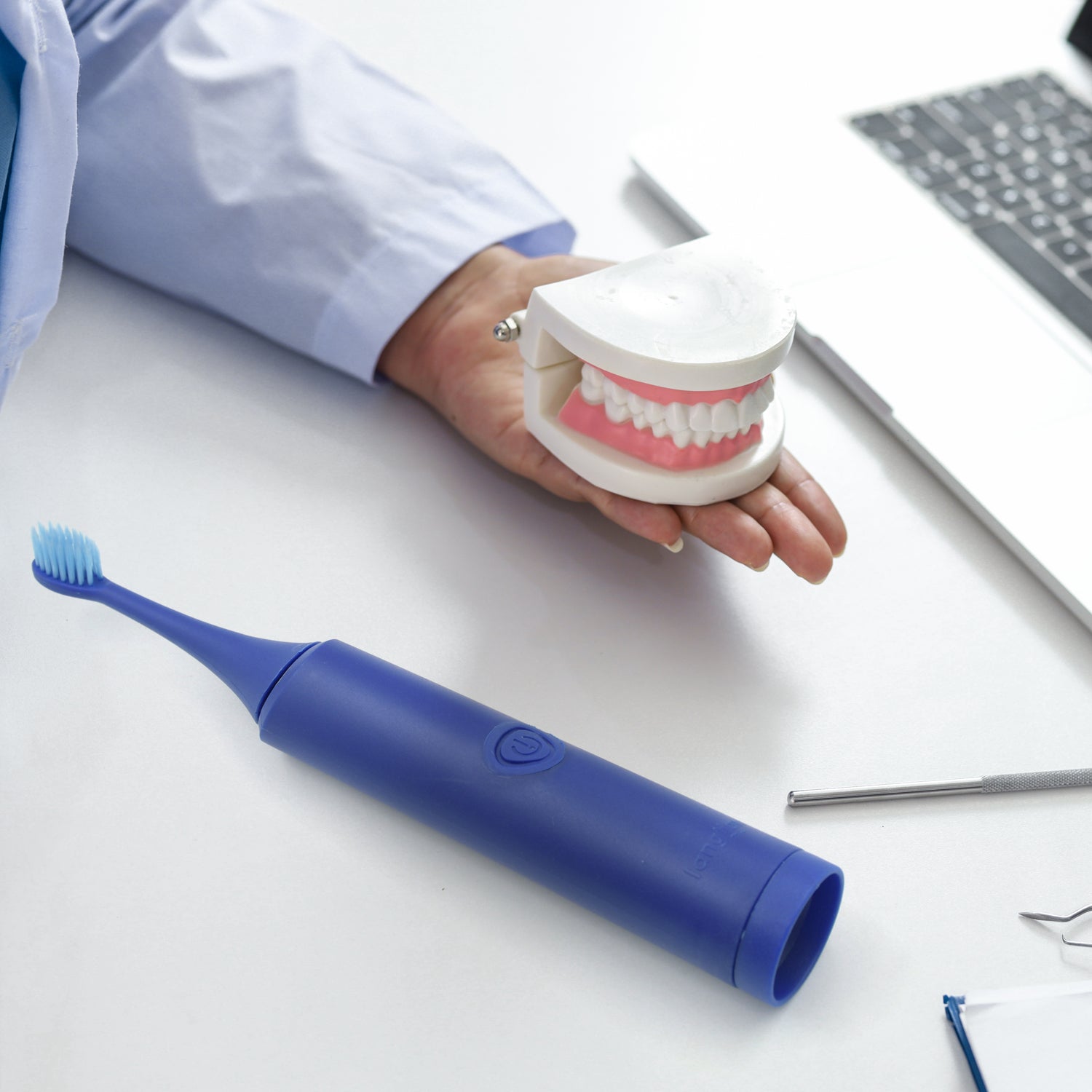 Electric Toothbrush Battery Operate For Home & Travelling Use - Bhavnagar Deodap