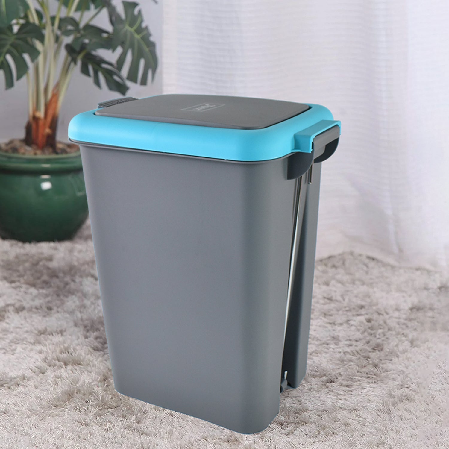 Hands-Free Operation, Compact Design 6.5 Liters (1 Pc / Mix Color)