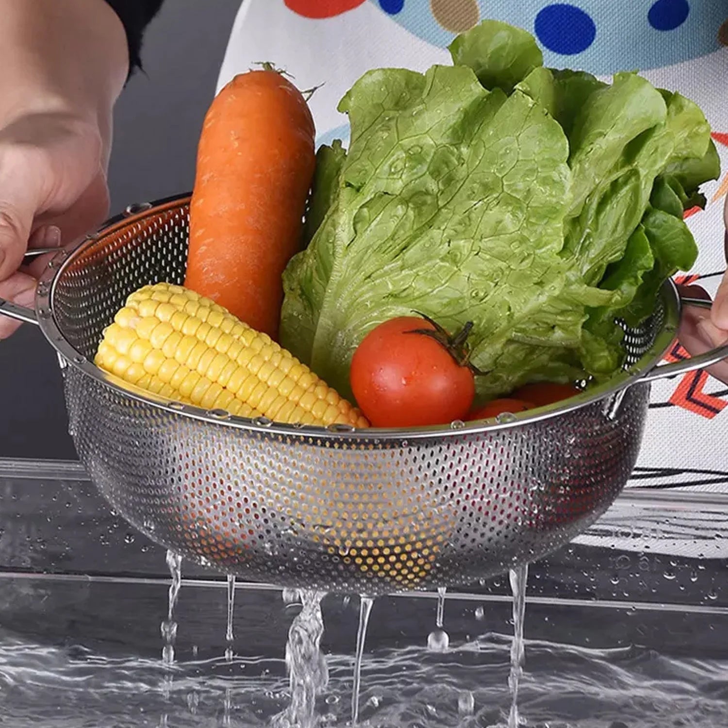 Stainless Steel Colander with Handle, Large Metal Mesh Basket Strainer for Pasta, Spaghetti, Berry, Veggies, Fruits,  Kitchen Food Colander, Dishwasher Safe (1 pc / 25.5 cm) - Bhavnagar Deodap