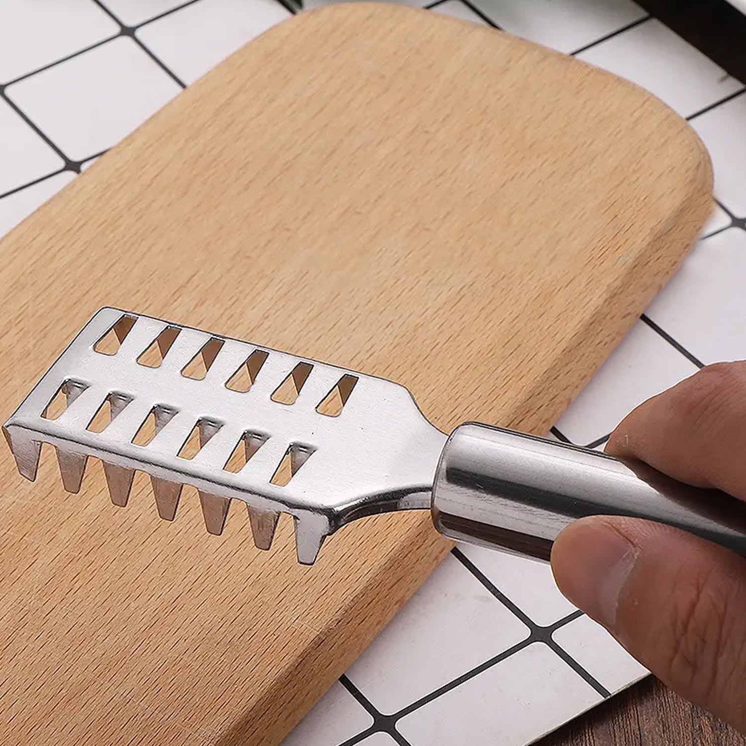 Fish Scale Remover Scraper Stainless Steel Fish Cutting Tools Sawtooth Easily Remove Fish Scales-Cleaning Brush Scraper Kitchen Tool- - Bhavnagar Deodap