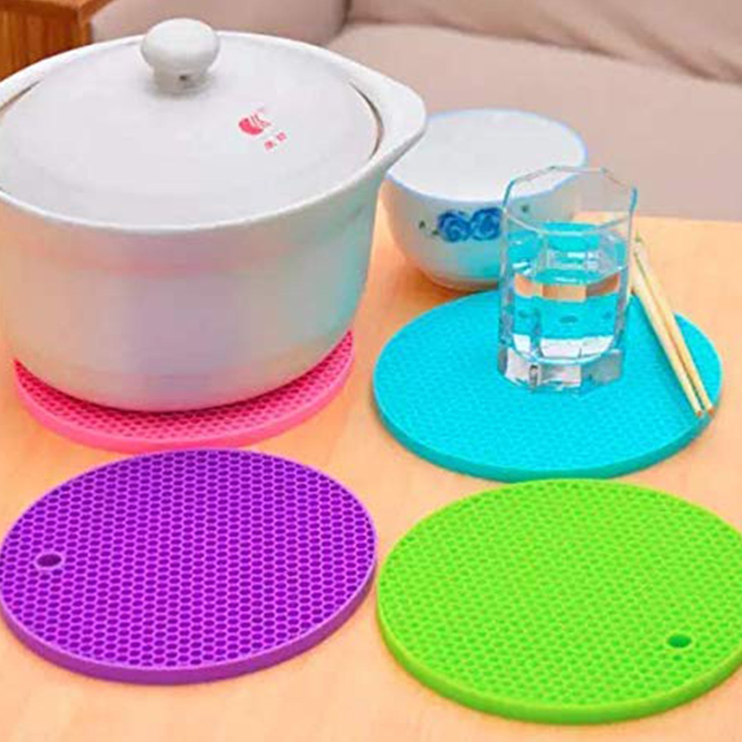 4 Pc Silicon Hot Mat For Placing Hot Vessels And Utensils Over It Easily Without Having Any Visible Marks On Surfaces. - Bhavnagar Deodap
