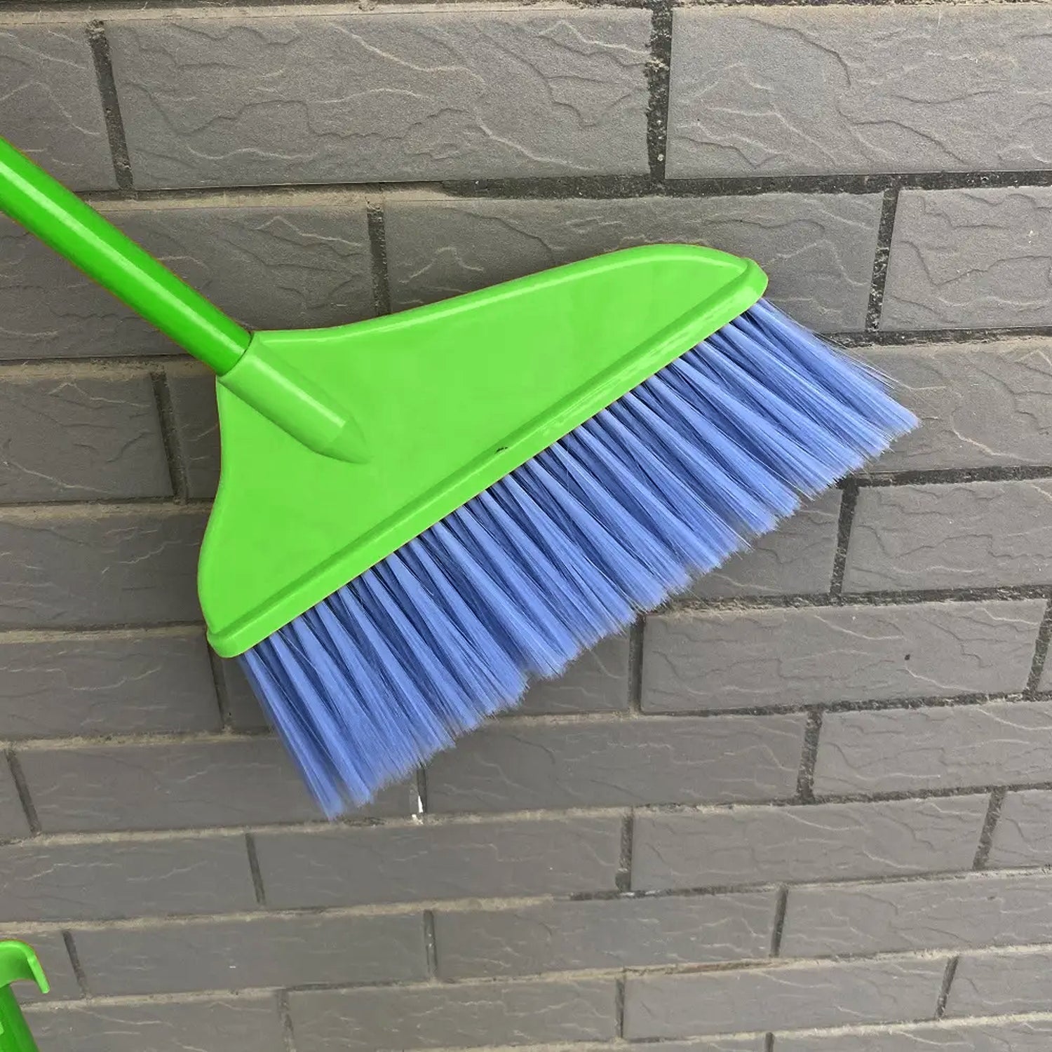 HANDLE DUSTPAN AND BRUSH FOR SWEEPING & CLEANING DUST