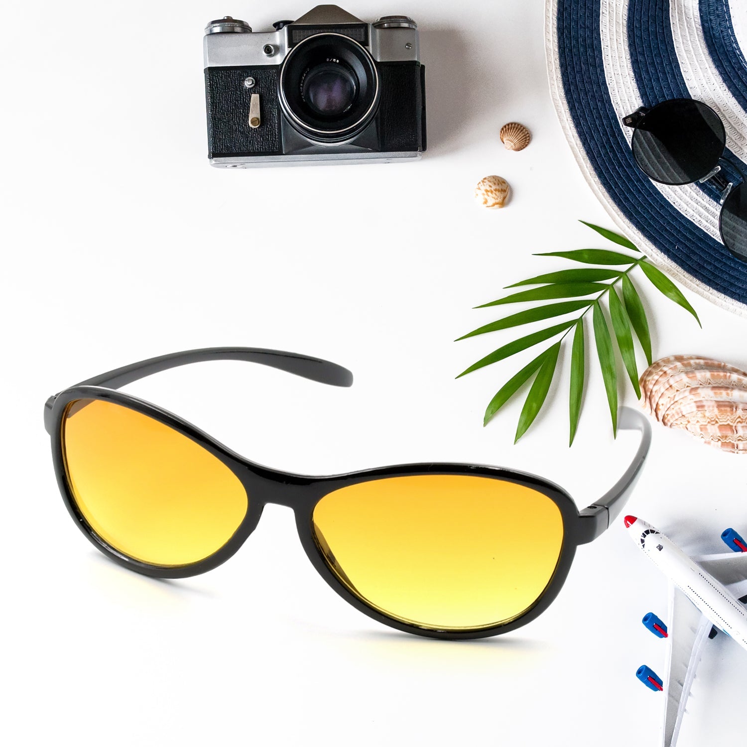 Smart Vision Glasses UV Protected Sunglasses, Lightweight and Attractive Design 3D classic Sunglasses for Men & Women, Lightweight, Both Outdoor and Indoor Use (1 Pc ) - Bhavnagar Deodap