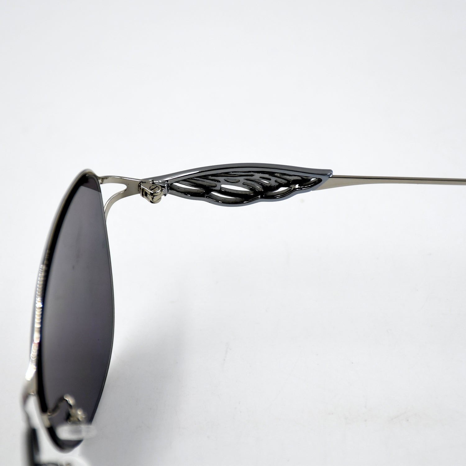 classic Sunglasses for Men & Women, UV Protected, Lightweight - Bhavnagar Deodap