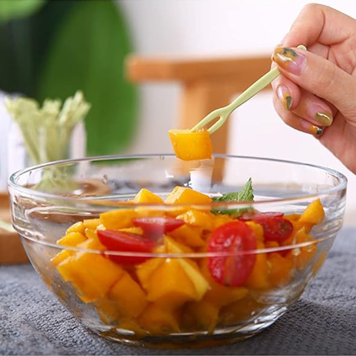 Plastic Fruit Forks Cake Dessert Forks Mini Forks (50 Pcs Set)