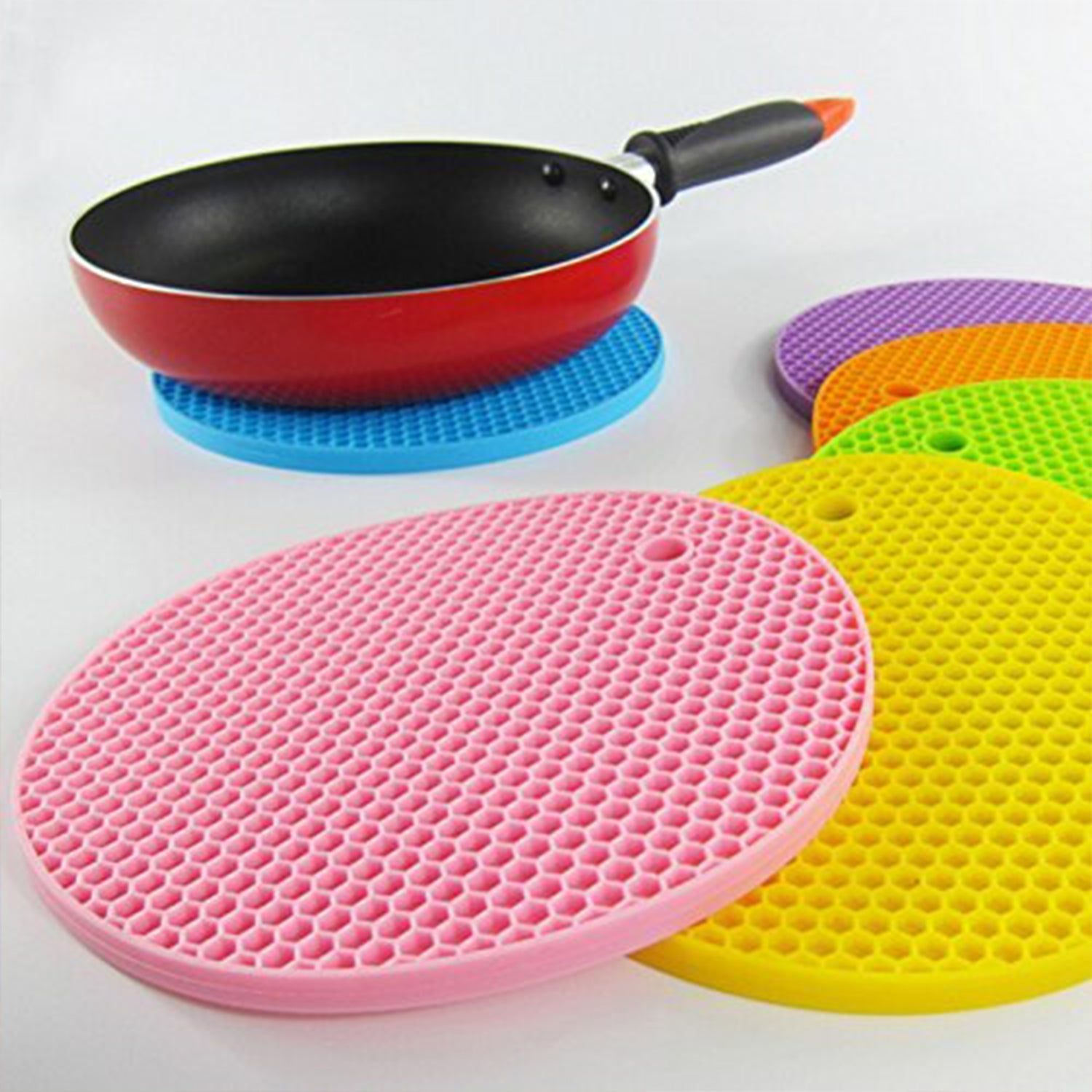 4 Pc Silicon Hot Mat For Placing Hot Vessels And Utensils Over It Easily Without Having Any Visible Marks On Surfaces. - Bhavnagar Deodap