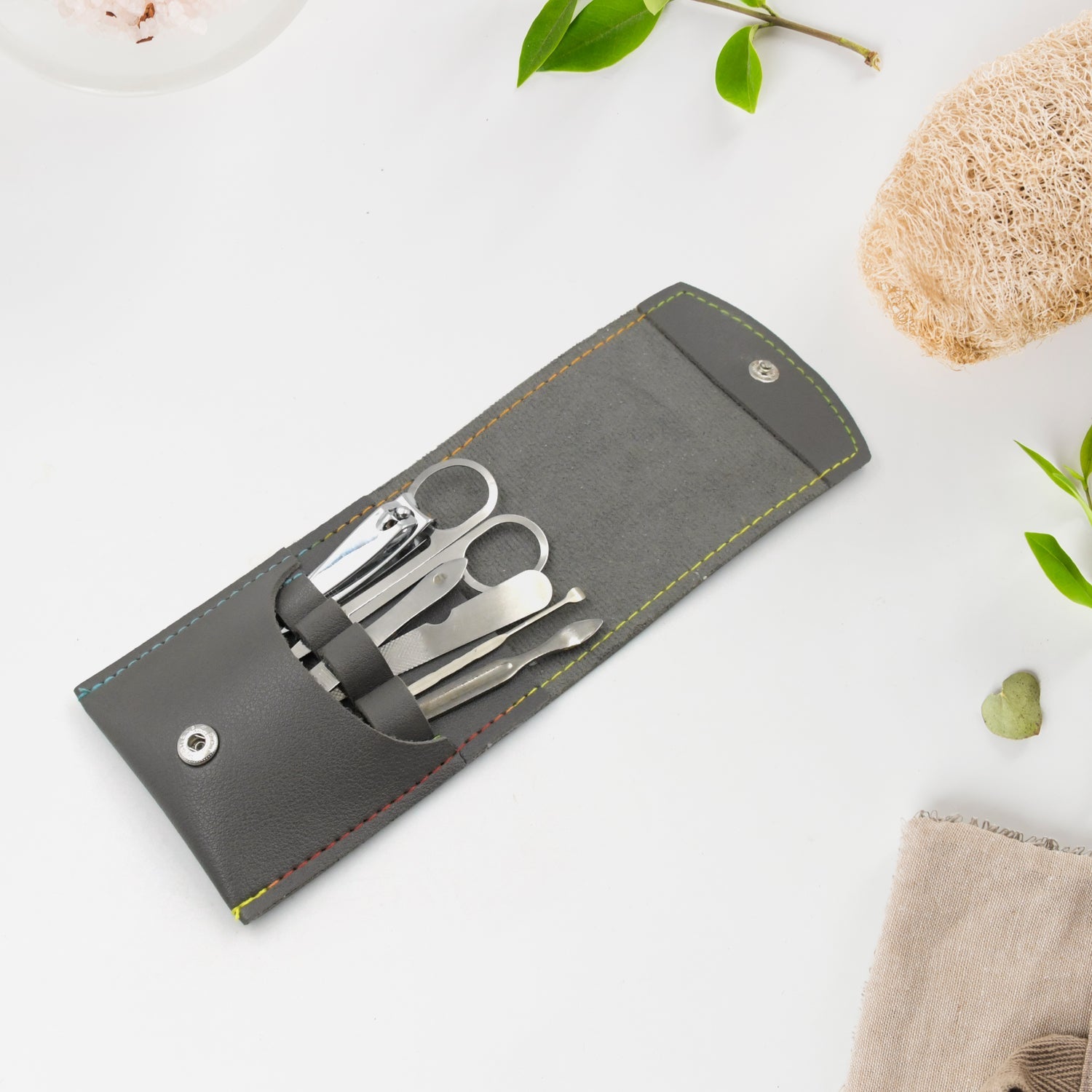 6in1 Nail Clipper Kit Fingernail Clipper, Manicure Set, Stainless Steel Nail Cutter Set ,Manicure Tool, Nail Clippers Care Tools with Lightweight and Beautiful Travel Leather Case (6 Pc Set) - Bhavnagar Deodap