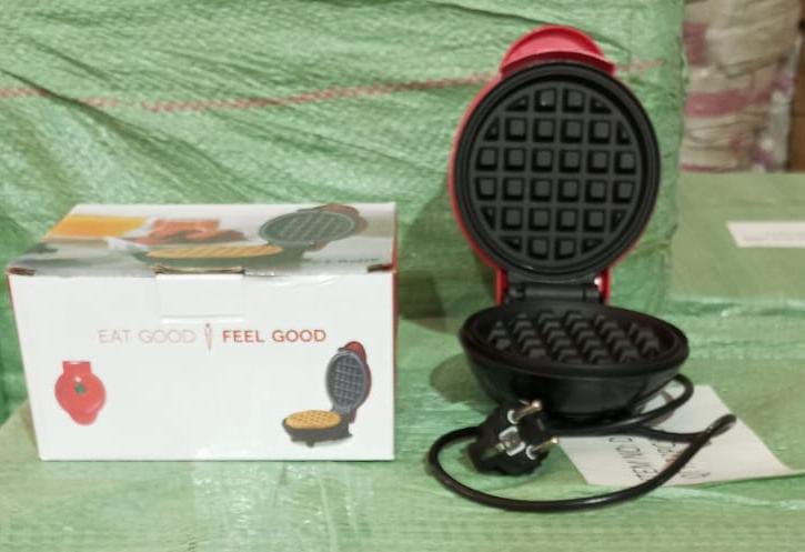 Mini Waffle Maker Machine Waffle Iron Home Appliances Kitchen Gift Easy To Clean, On-Stick Surfaces, Perfect Breakfast, Dessert, Sandwich, Pan Cakes, Paninis / Other Snacks Machine - Bhavnagar Deodap