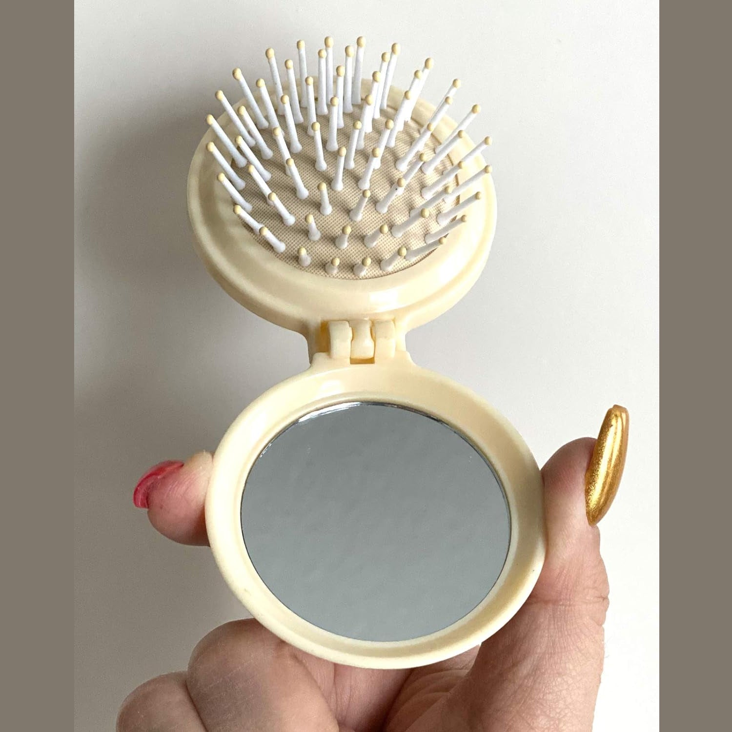 Foldable Travel Mirror Hair Brushes, 1pc Round Portable Folding Pocket Hair Brush, Mini Hair Comb Compact Travel Size, Hair Massage Comb, For Men Women And Girls - Bhavnagar Deodap