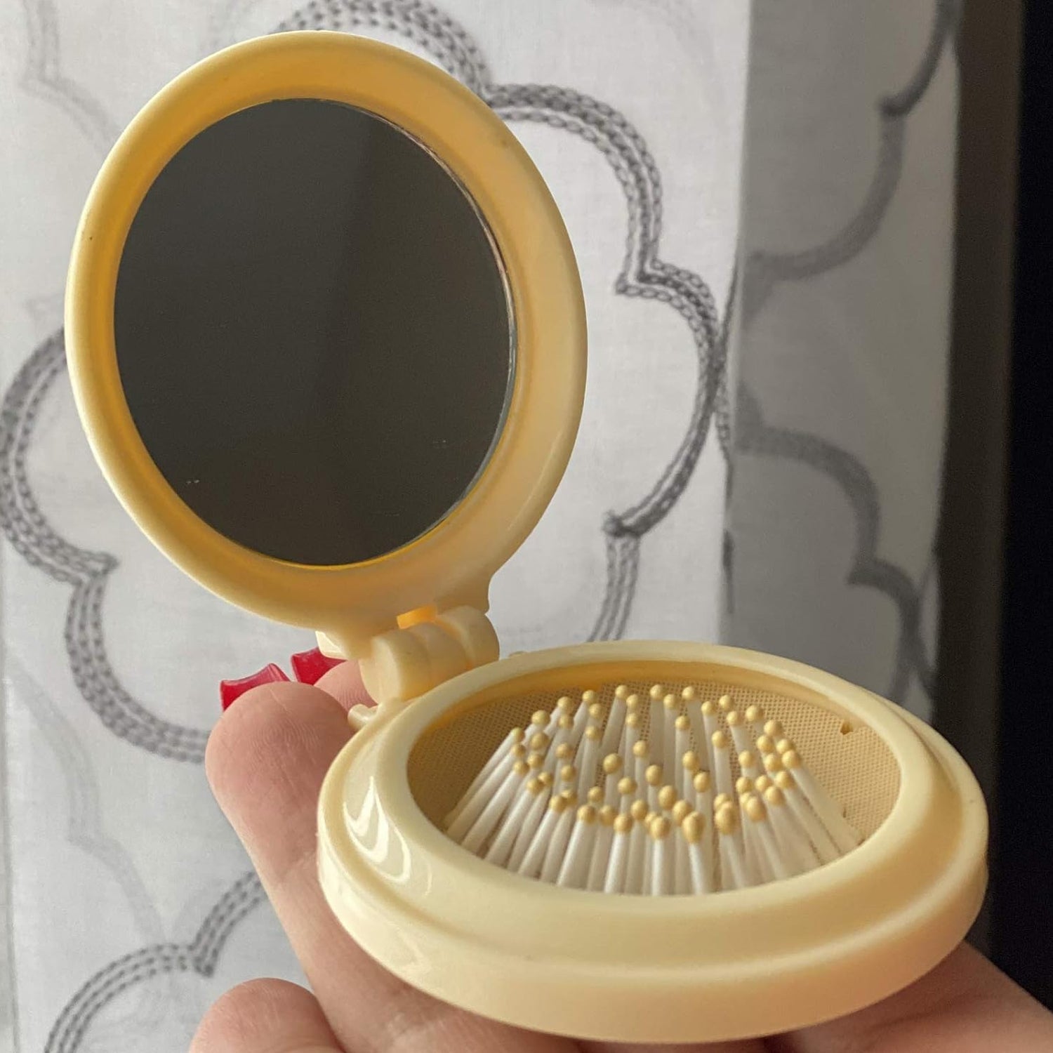 Foldable Travel Mirror Hair Brushes, 1pc Round Portable Folding Pocket Hair Brush, Mini Hair Comb Compact Travel Size, Hair Massage Comb, For Men Women And Girls - Bhavnagar Deodap