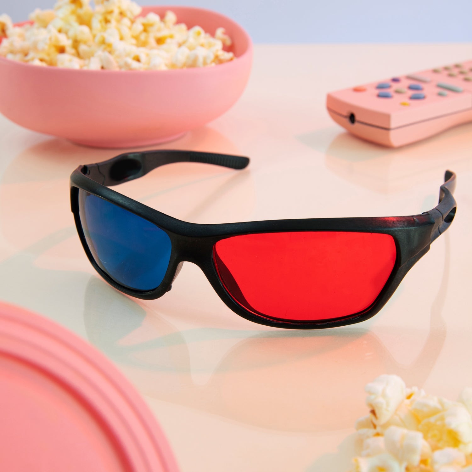 UV Protected Sunglasses,  classic Sunglasses for Men & Women, Lightweight, Both Outdoor and Indoor Use (1 Pc ) - Bhavnagar Deodap