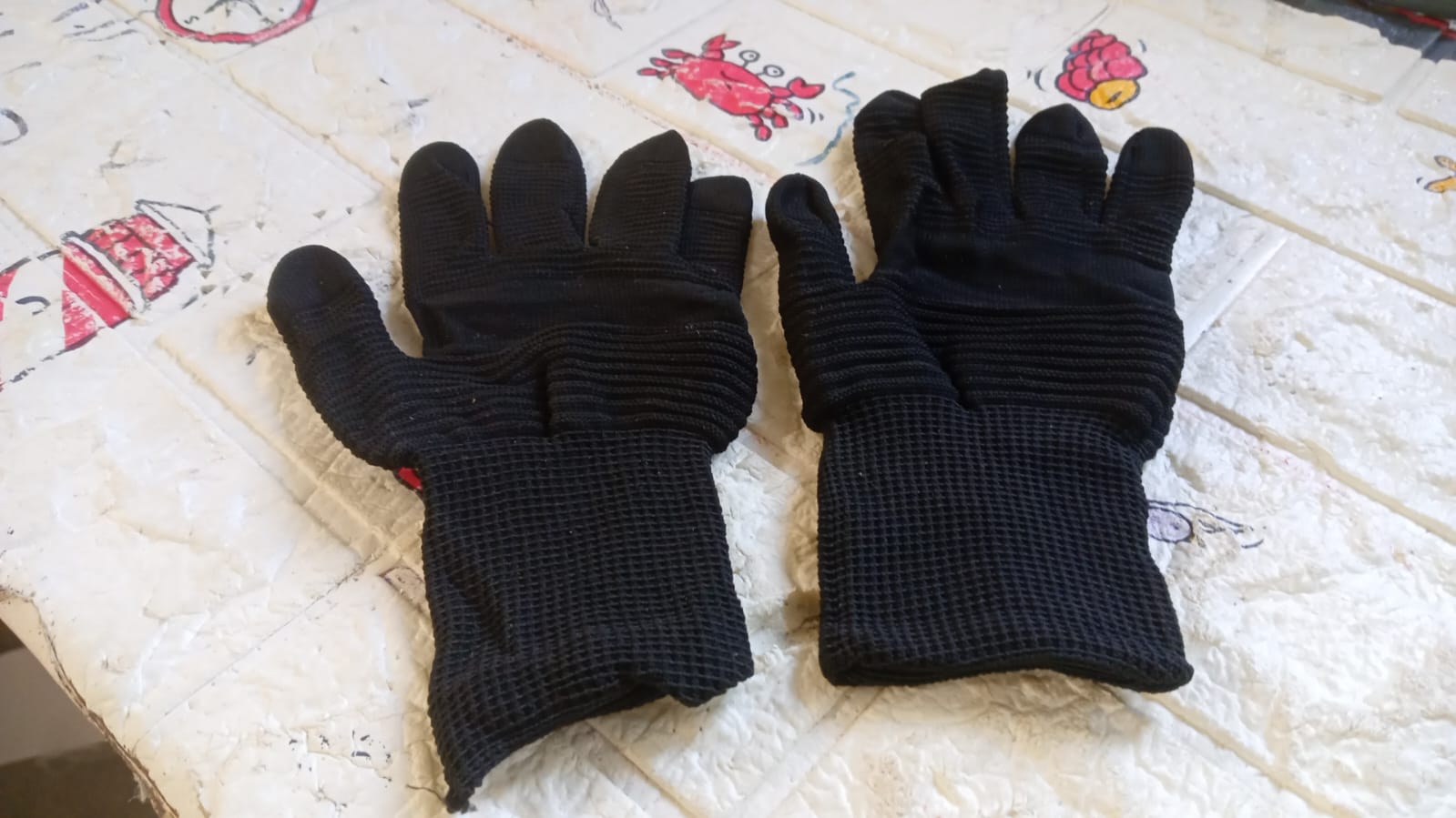 Small Hands, Big Protection: Heat Resistant, Cut-Proof Gloves - Bhavnagar Deodap