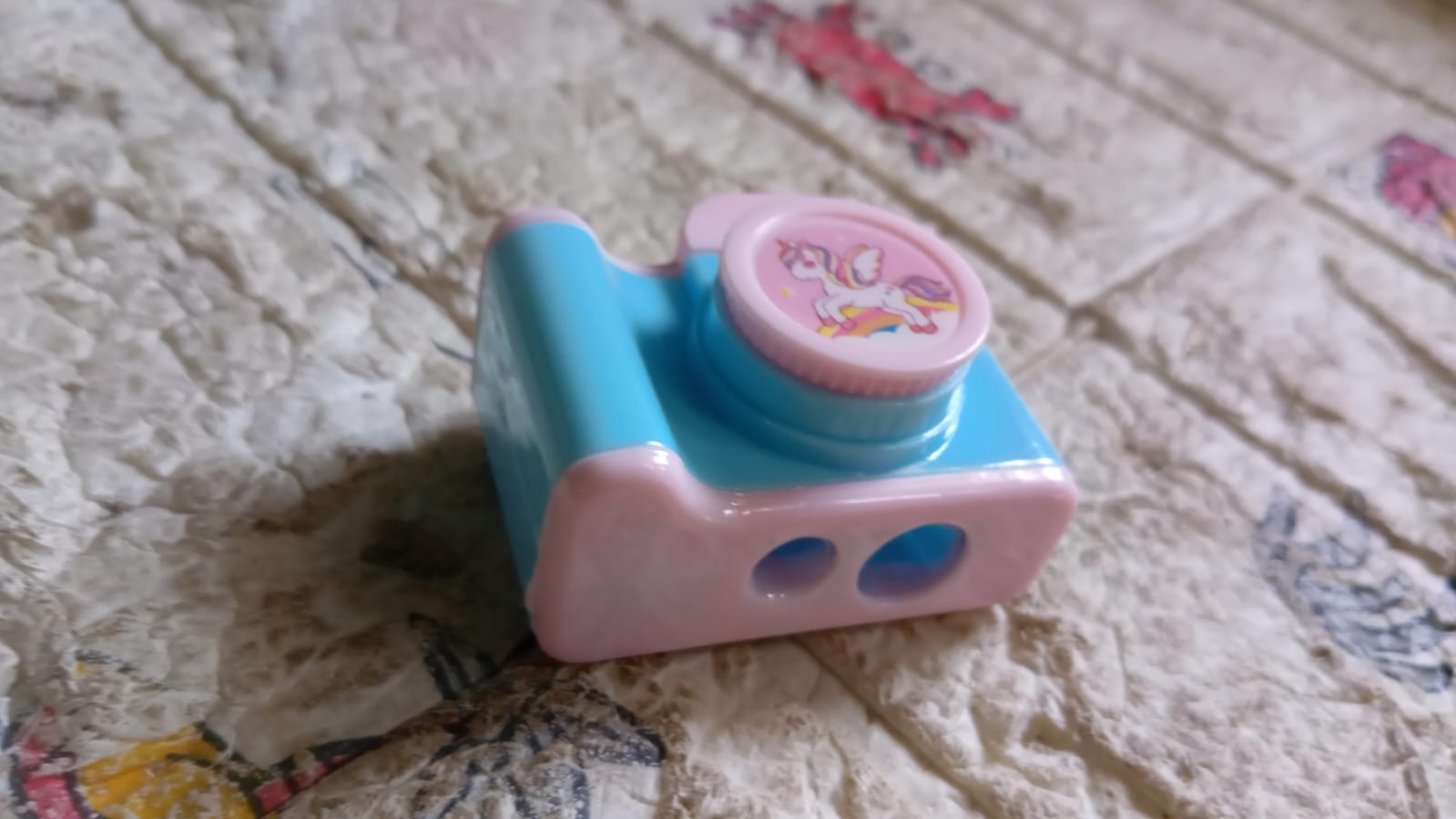 Fashionable and Convenient, Lightweight Manual Sharpener for Kids Boys Girls Birthday Return Gifts (1 Pc) - Bhavnagar Deodap