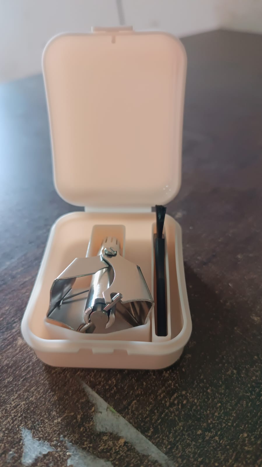 Nose Hair Clipper, Stainless Steel Hair Remover (1 Pc / With Brush & Plastic Case) - Bhavnagar Deodap