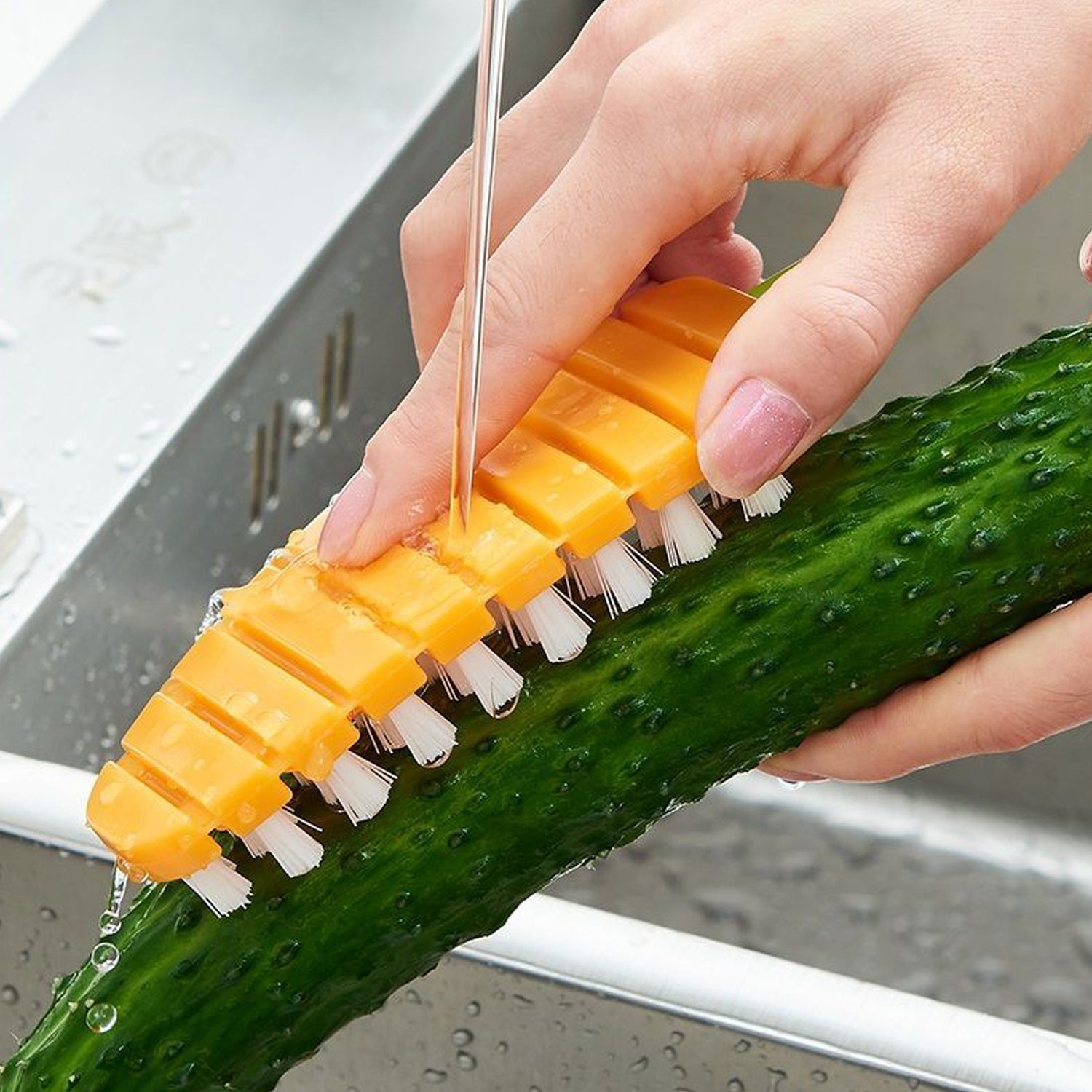 Vegetable Scrubbing Brush, Vegetable Scrubber Nonâ€‘Toxic Fruit Brush Carrot Shape Vegetable Brush for Potato for Vegetable - Bhavnagar Deodap