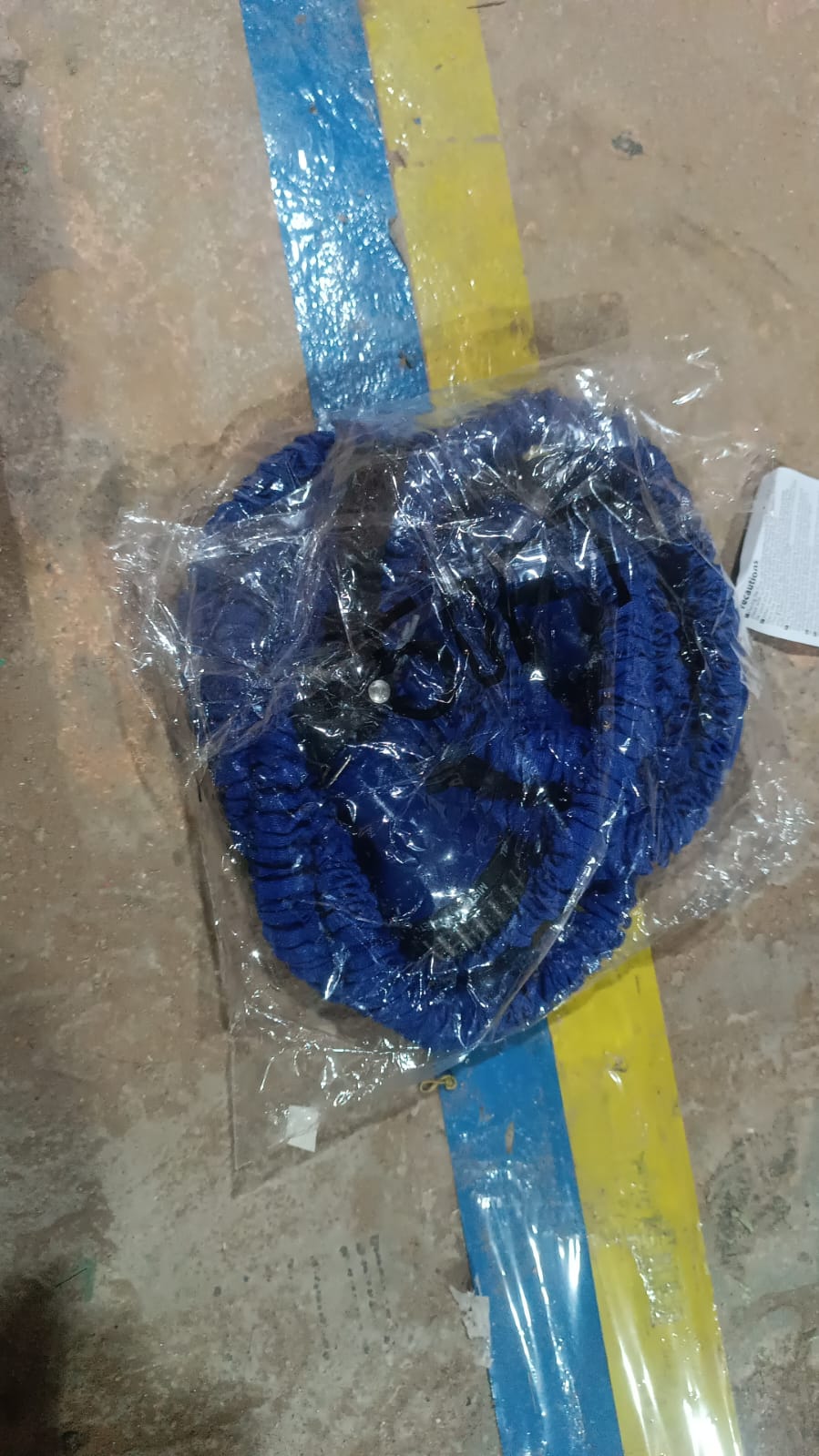 Expandable Magic Garden Hose with Spray Gun, Approx 4 Metre Pipe (1 Set / Mix Color) - Bhavnagar Deodap