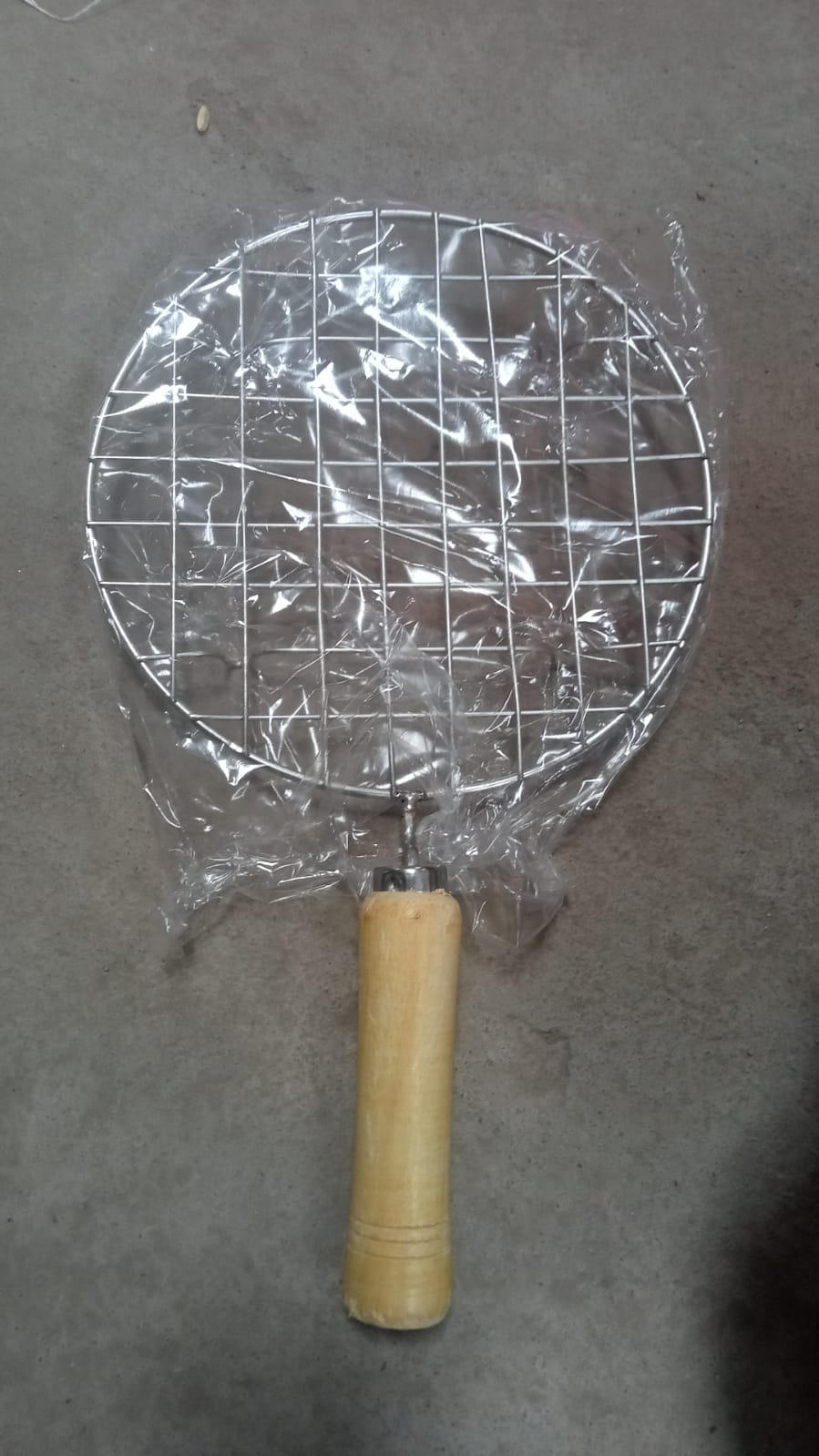 Kitchen Round Stainless Steel Roaster Papad Jali, Barbecue Grill with Wooden Handle - Bhavnagar Deodap