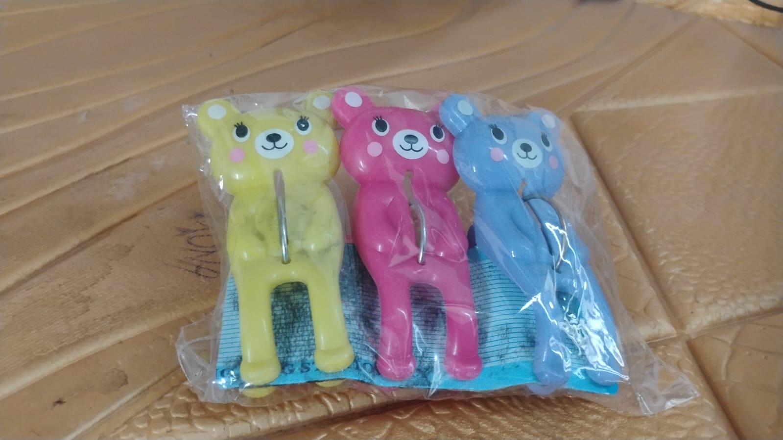 Towel Clip Windproof Plastic Towel Clips (3 Pcs Set) - Bhavnagar Deodap