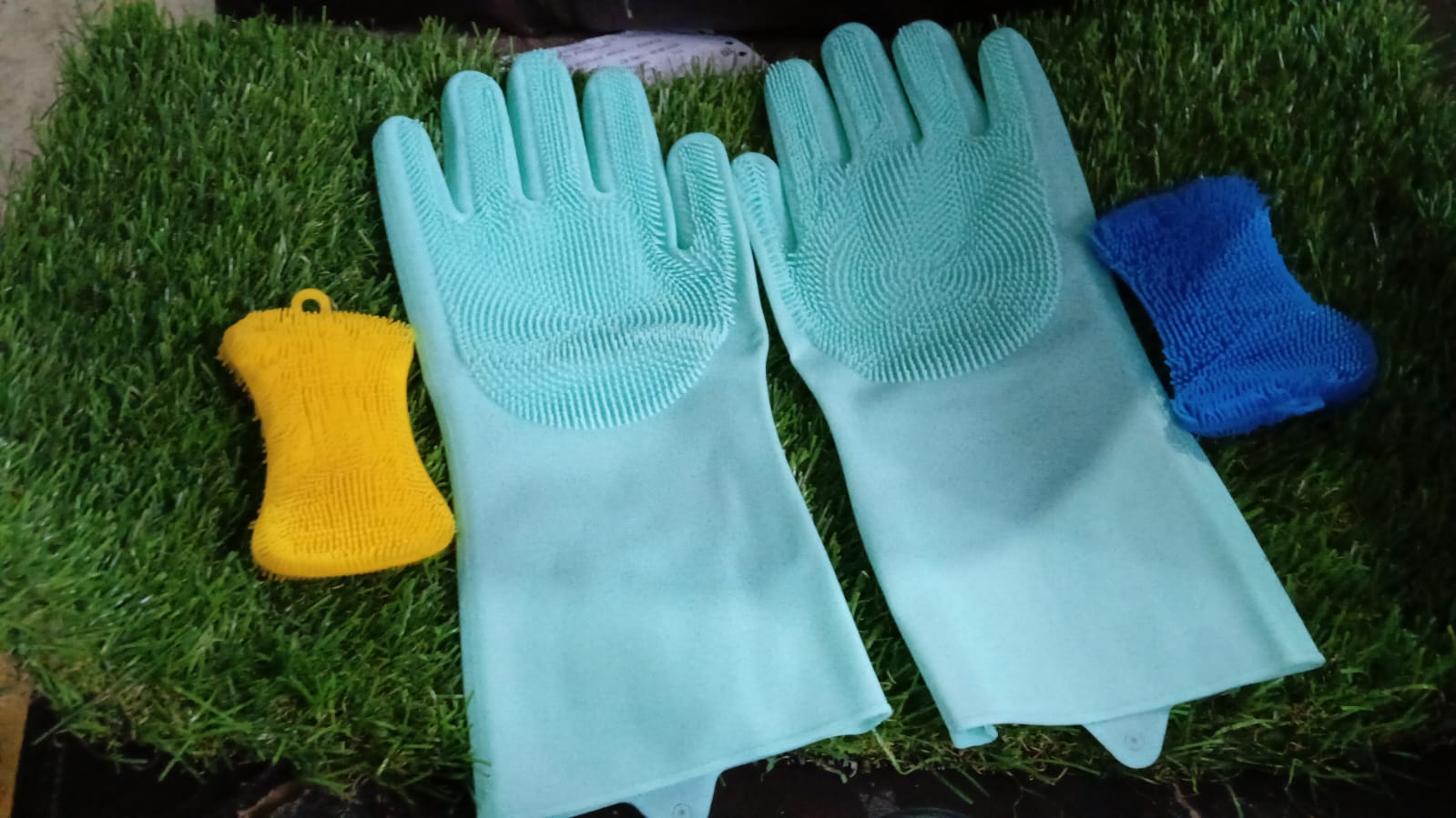 Silicone Kitchen Magic Gloves & Scrubber For Dishwashing & With Brush Cleaning Scrubber - Bhavnagar Deodap