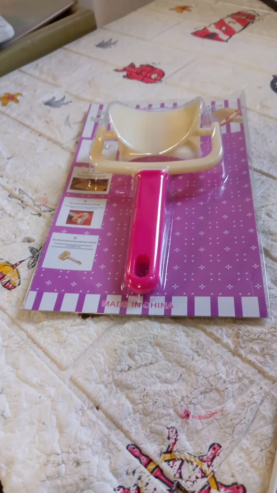 Plastic Round Roll Forming Cutter Cake Ball Tongs and Molds, Puri Cutter, Roller Machine for Baking Tools (1 Pc Mix Color) - Bhavnagar Deodap
