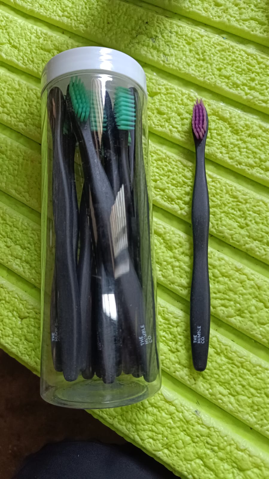 Soft Toothbrush With Plastic Round Box for Men and Women, Kids, Adults Plastic Toothbrush (15 pcs Set / Mix Color) - Bhavnagar Deodap