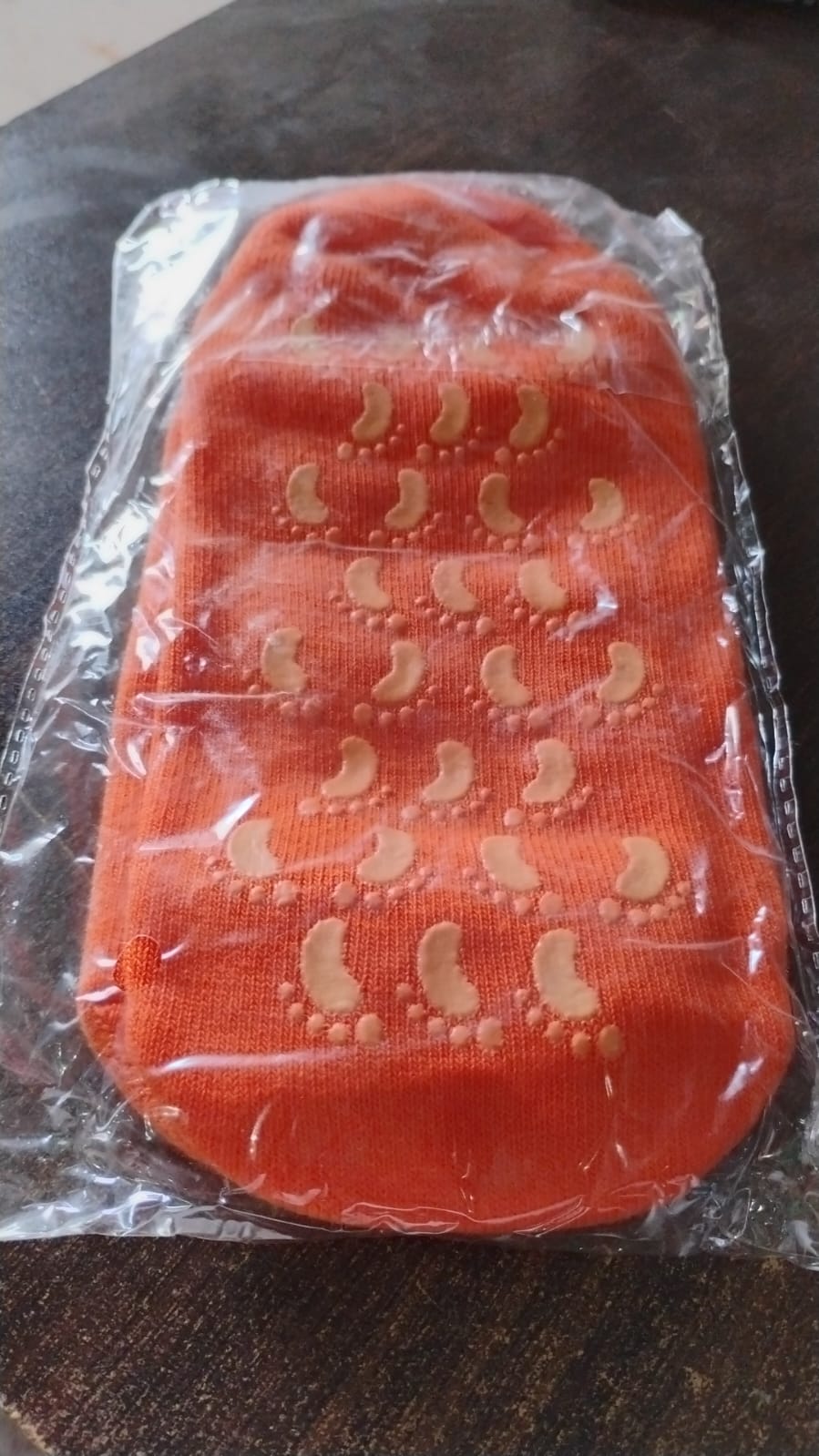 Silicon Socks Heel for Crack Spa Gel Socks (1 Pair / Mix Color) - Bhavnagar Deodap