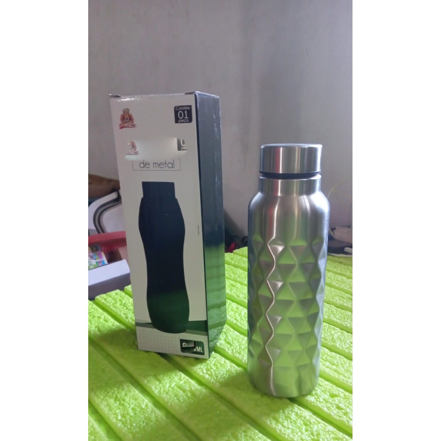 Stainless Steel Fridge Water Bottle, Diamond Design, Leak Proof, SS Water Bottle for Office, School, Gym, Refrigerator, and Home use (750ml Approx) - Bhavnagar Deodap