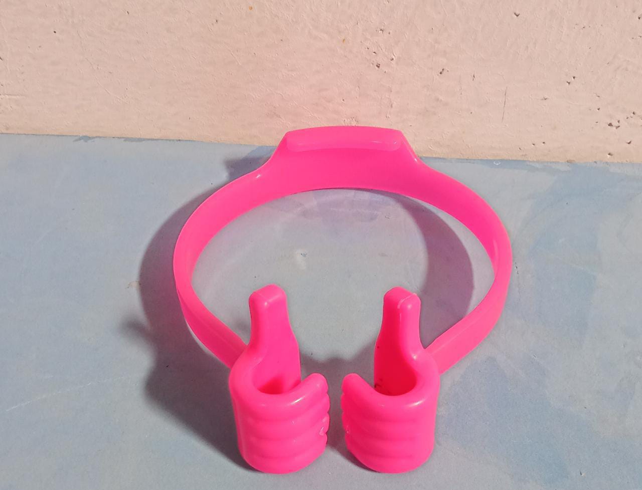 Hand Shape Phone Holder - Bhavnagar Deodap