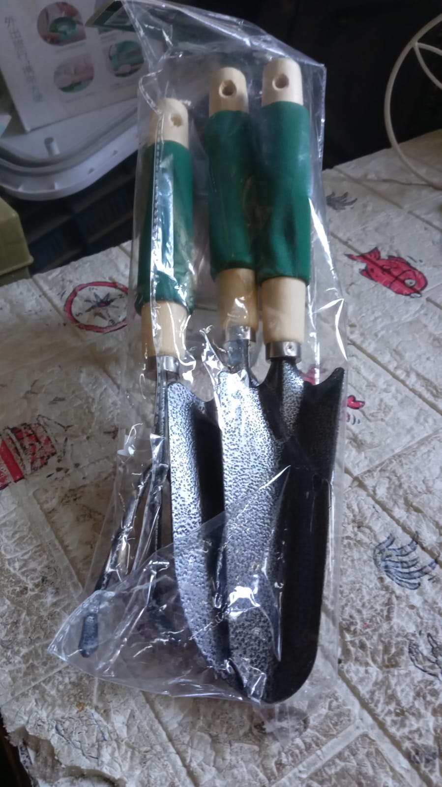 Gardening Tools - Hand Cultivator, Trowel, Heavy Duty with Ergonomic Wooden Handle for Transplanting and Digging (3 Pcs Set) - Bhavnagar Deodap