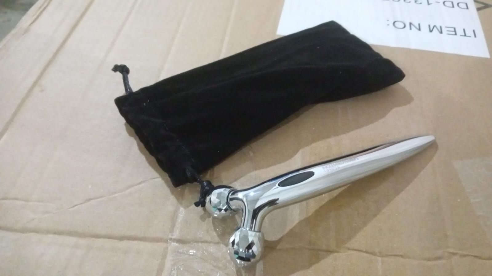 Manual Roller Face Skin Wrinkle Remover Massager (1 Pc) - Bhavnagar Deodap