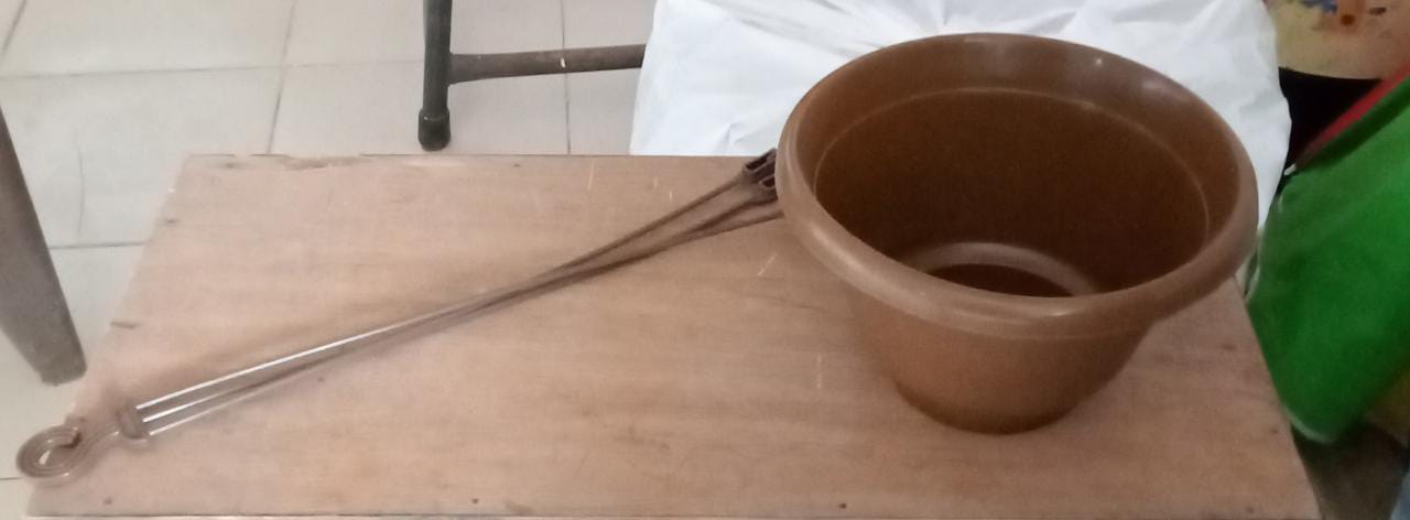 Hanging Flower Pot with Hanging Roap - Bhavnagar Deodap