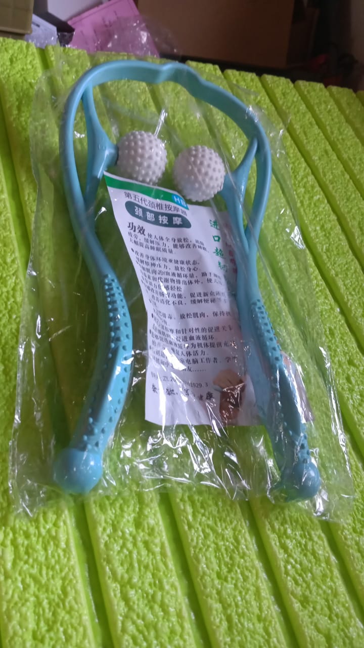 Neck Shoulder Massager, 13.5x7.08in Portable Relieving the Back for Men Relieving the Waist Women - Bhavnagar Deodap