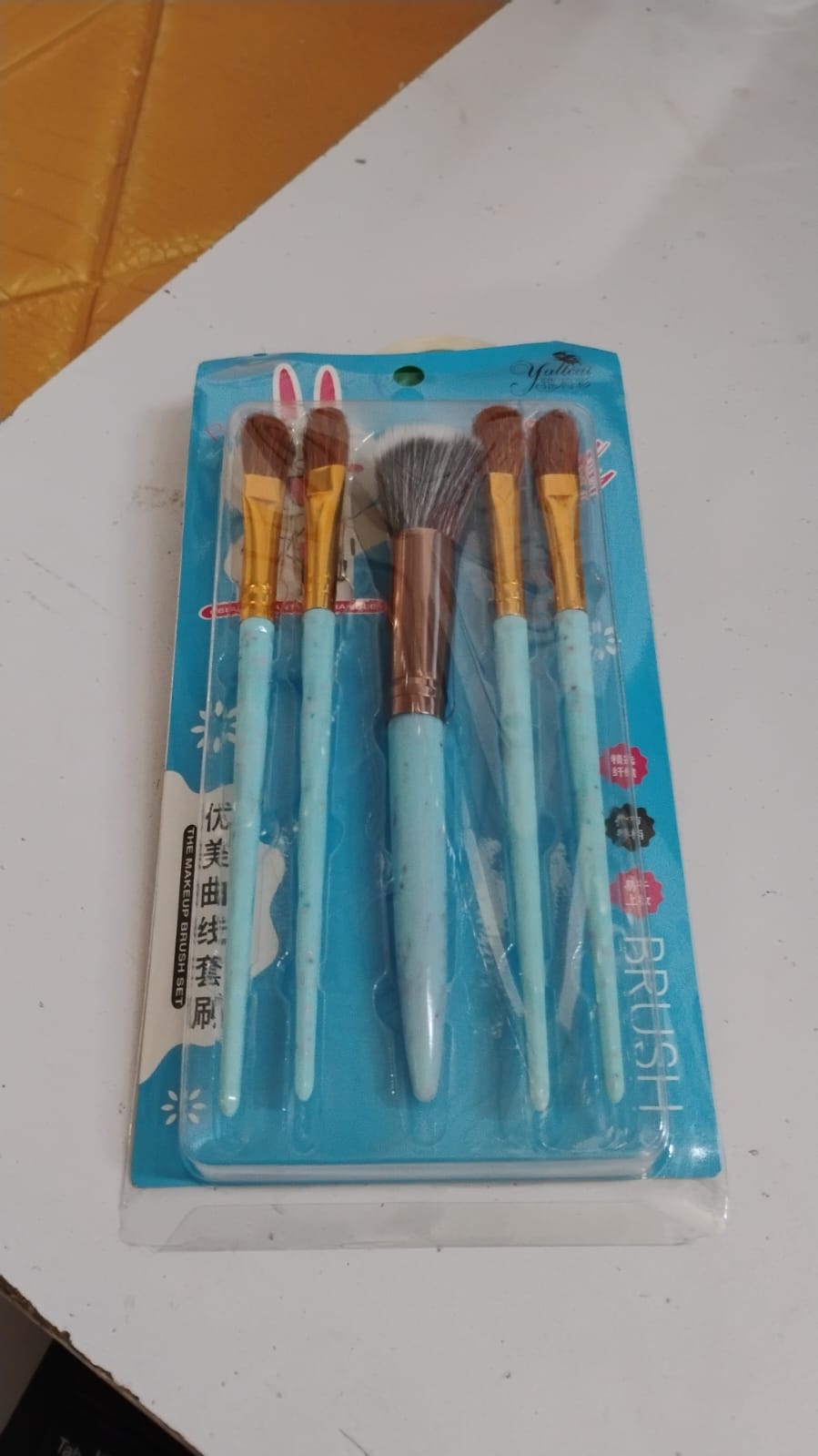 5pc Makeup Brush tools kit (5 Pcs Set / Mix Color)