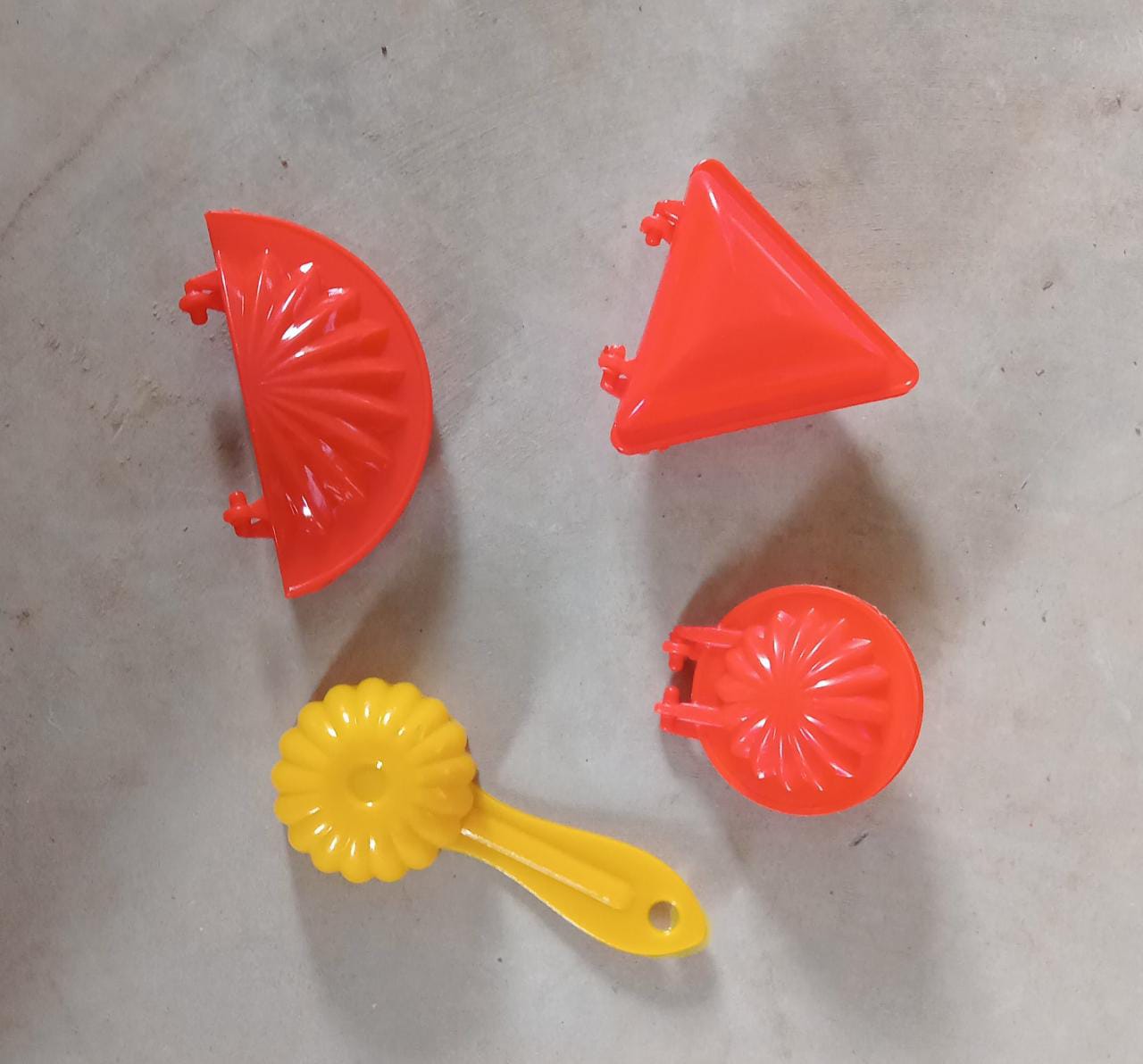 4 Pcs Plastic Red Kitchen Tool Mould Dough Press - Bhavnagar Deodap