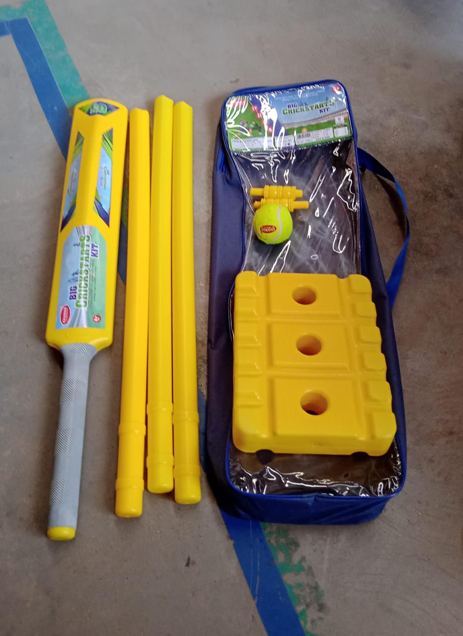 Big Cricket Kit, Cricket Set with 1 Cricket Bat, 1 Rubber Ball, Bails, 3 Stumps with Stand Base