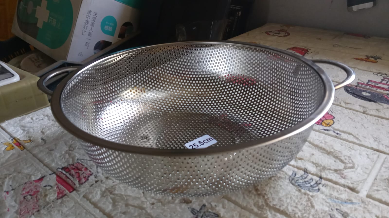 Stainless Steel Colander with Handle, Large Metal Mesh Basket Strainer for Pasta, Spaghetti, Berry, Veggies, Fruits,  Kitchen Food Colander, Dishwasher Safe (1 pc / 25.5 cm) - Bhavnagar Deodap