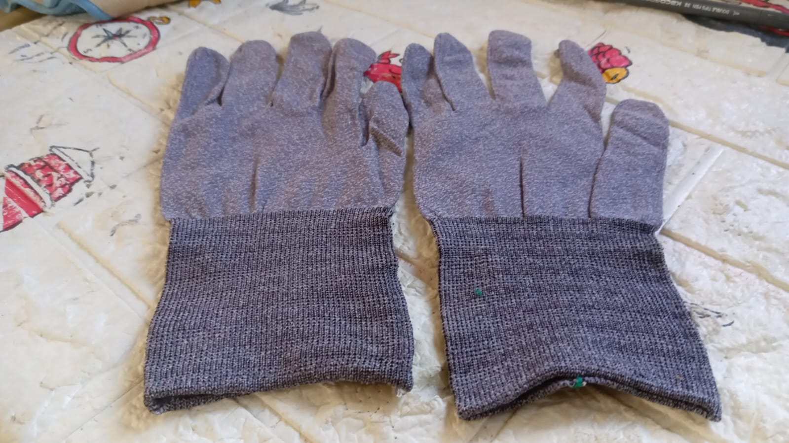 1 Pair Cut Resistant Gloves Anti Cut Gloves Heat Resistant Kint Safety Work Gloves High Performance Protection, Food Grade BBQ - Bhavnagar Deodap