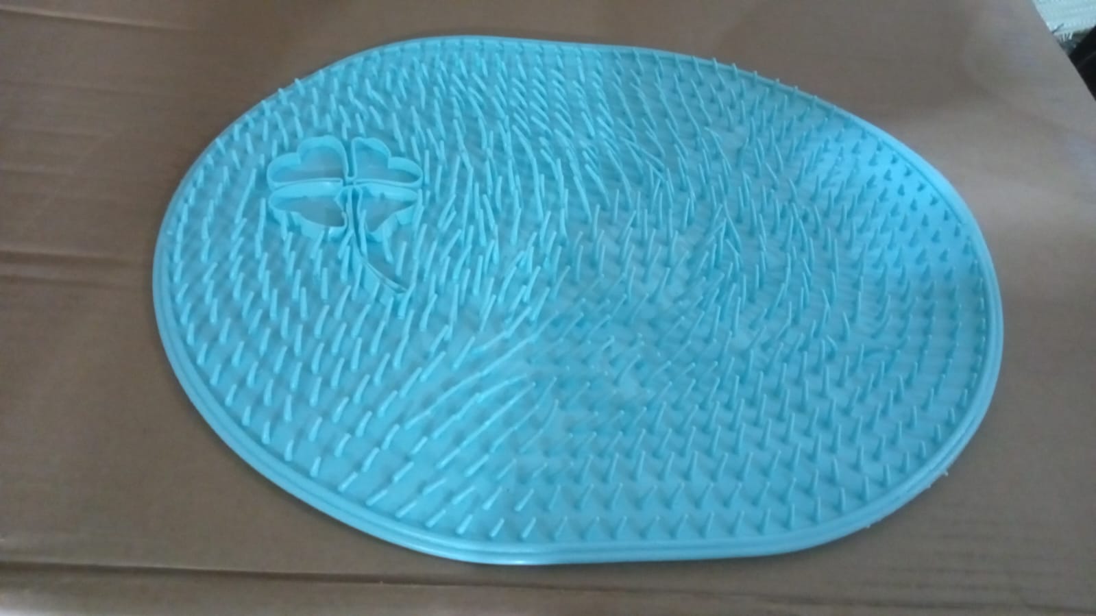 Silicone Bath Massage Cushion with Suction Cup (35×28 CM / 1 Pc) - Bhavnagar Deodap