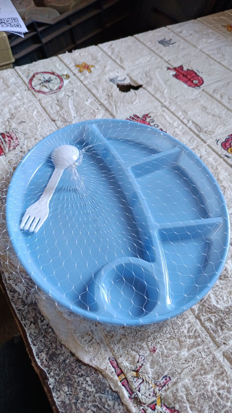 Plastic Food Plates / Biodegradable 5 Compartment Plate With Spoon for Food Snacks / Nuts / Desserts Plates for Kids, Reusable Plates for Outdoor, Camping, BPA-free (1 Pc) - Bhavnagar Deodap