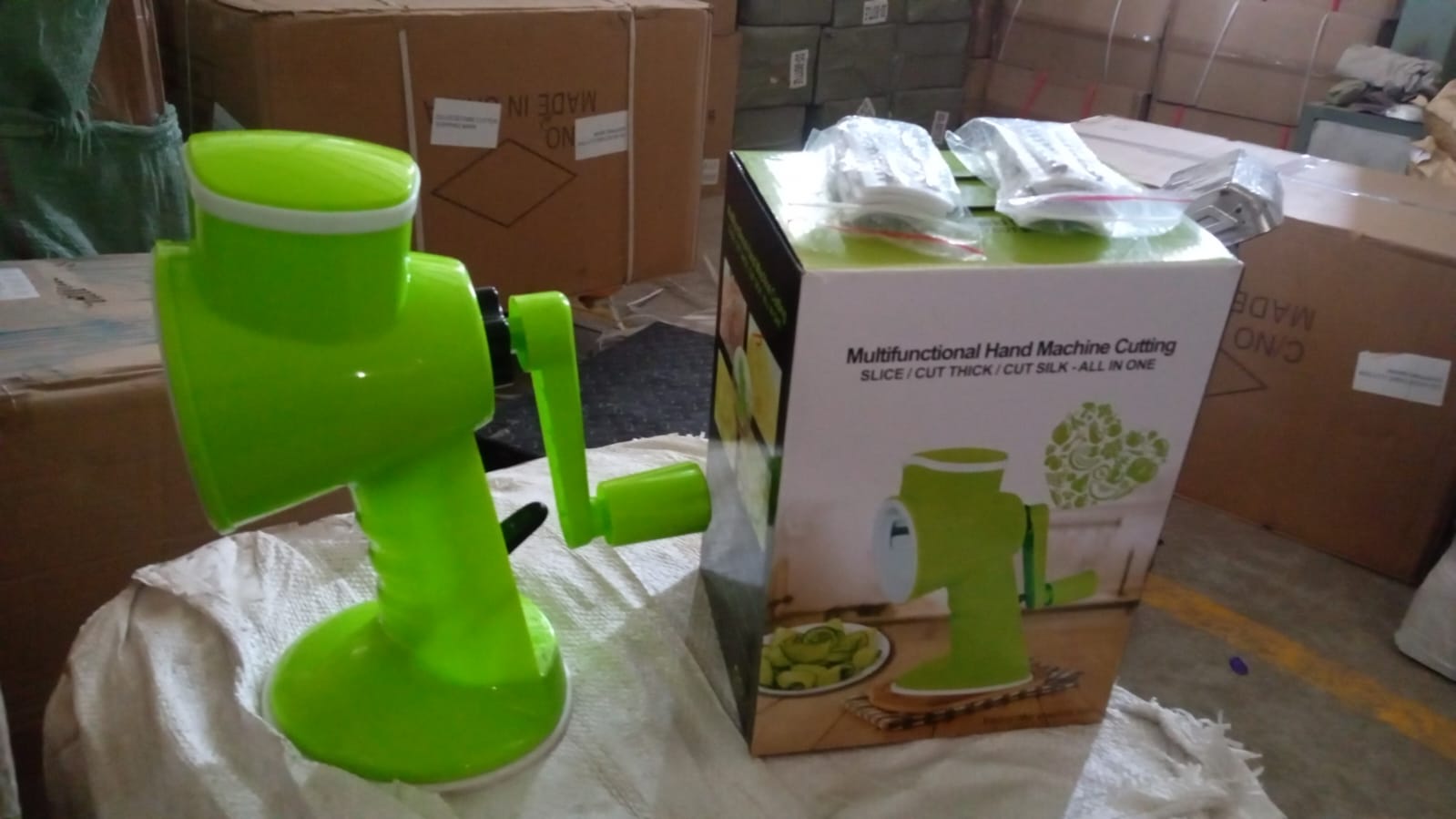 6 in 1 Multi functional Vegetable Cutter & Slicer Hand Machine Cutting, Slice, Cut Thick, Cut Silk All in one –Vegetable Chopper Cutter & Slicing Cutter Barrel - Vegetable Grater with 6 Removable Blades - Bhavnagar Deodap
