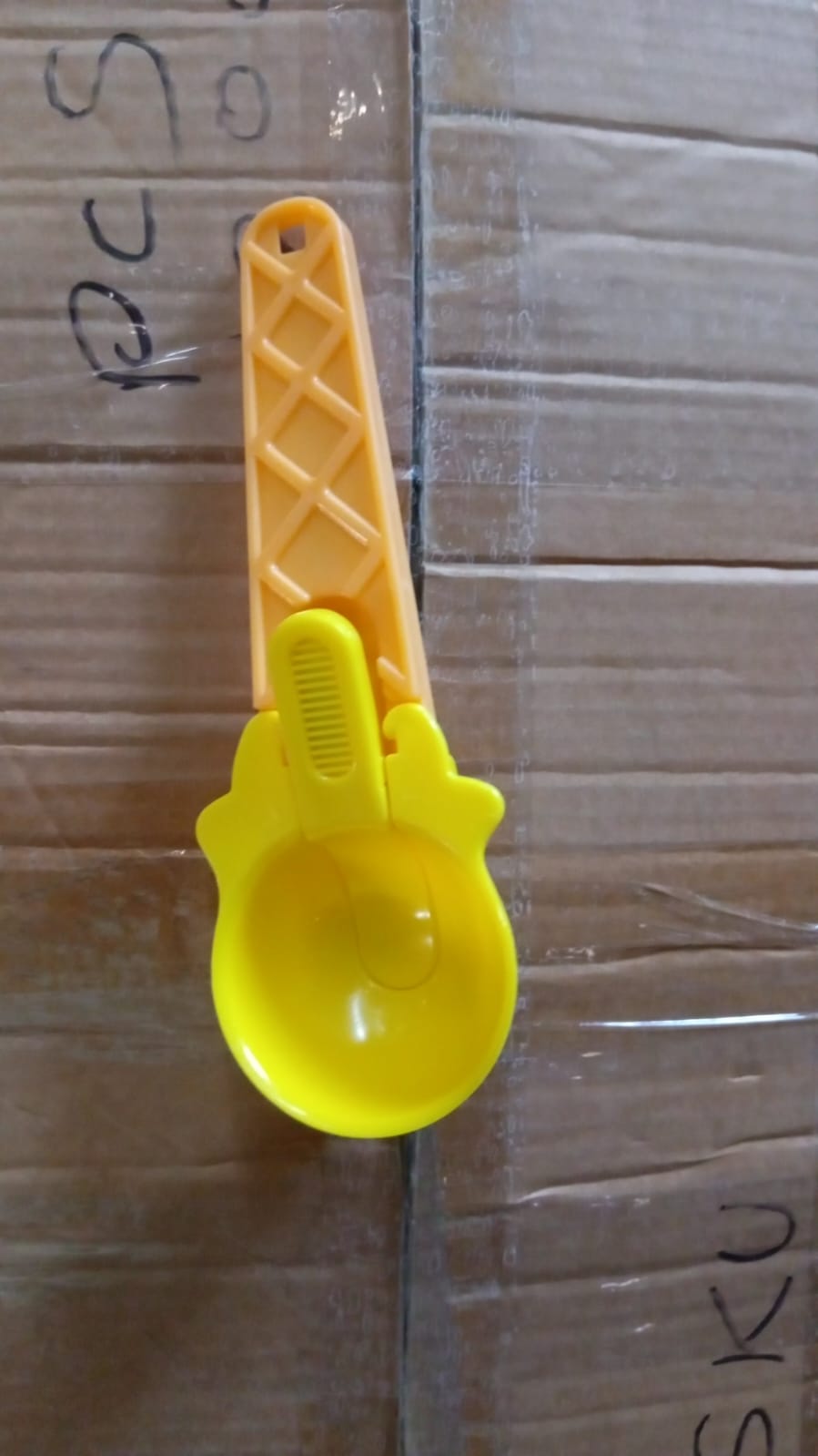Ice Cream Spoons 2pcs Plastic Water Melon Scoopers with Trigger Dipper and Adults for Summer Party Ice Cream Scoop, Food Serving Spoon Kitchen Tools Ice Cream Digging Spoon Household Spoons Cupcake Spoons Aps Fruit Ball Player (2 Pc) - Bhavnagar Deodap