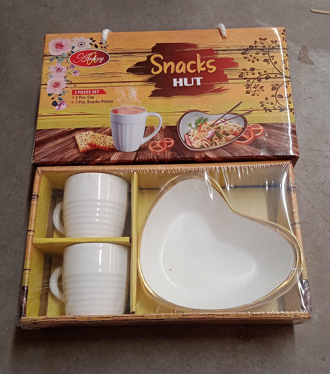 Snacks Hut Ceramic Tea / Cups Set With Heart Shape Plastic Serving Platter, Milk Cup / Mug, Coffee Cup, Tea Cup BPA Free Food Grade, or Outdoor for Household Gift For Birthday (3 Pcs Set) - Bhavnagar Deodap