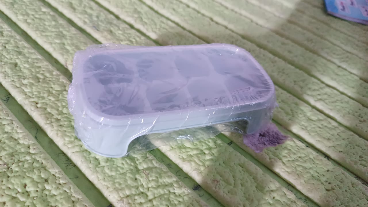 Ice Mold, 8 Grid Food Grade Portable Plastic Ice Tray (1 Pc / 15×8 Cm) - Bhavnagar Deodap