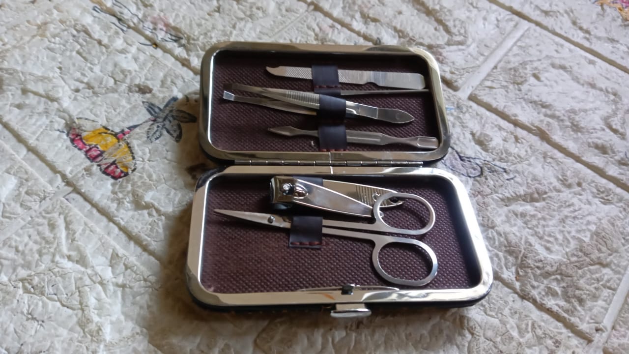 Nail Clipper Kit Fingernail Clipper, Manicure Set, Stainless Steel Nail Cutter Set ,Manicure Tool, Nail Clippers Care Tools with Lightweight and Beautiful Travel Case (6 Pc Set) - Bhavnagar Deodap