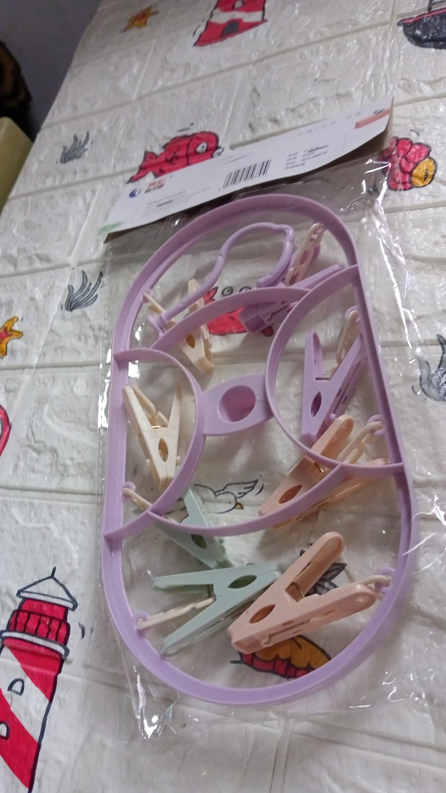 CLOTHESPIN RACK LAUNDRY DRYING RACK, CLOTHES HANGERS WITH 8 CLIPS, CLIP HANGER DRIP HANGER FOR DRYING UNDERWEAR, BABY CLOTHES, SOCKS, BRAS, TOWEL, CLOTH DIAPERS, GLOVE - Bhavnagar Deodap