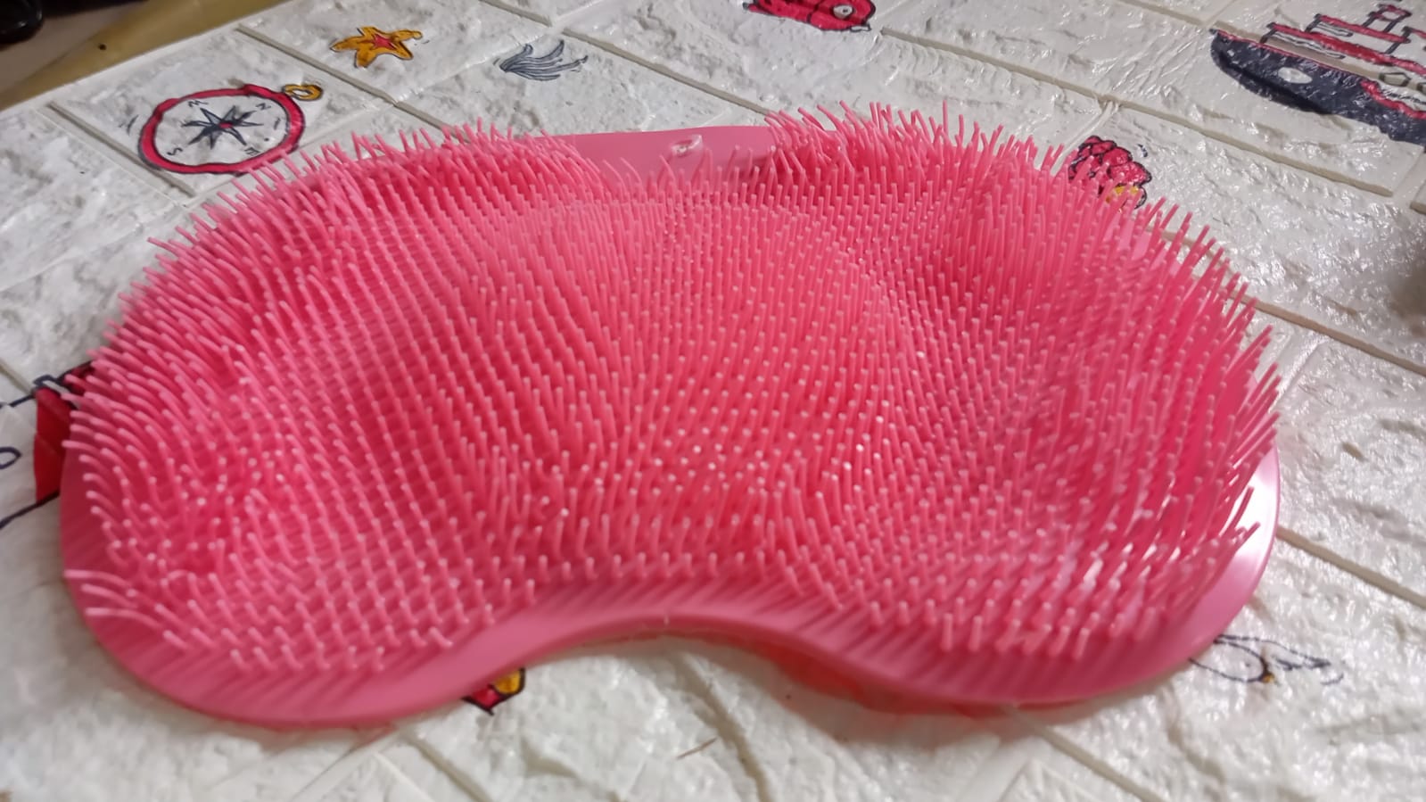 Silicone Bath Massage Cushion with Suction Cup, Shower Foot Scubber Brush Foot Bath Mat Scrubber, Anti-Slip Exfoliating Dead Skin Massage Pad Lazy Wash Feet Bathroom Mat - Bhavnagar Deodap