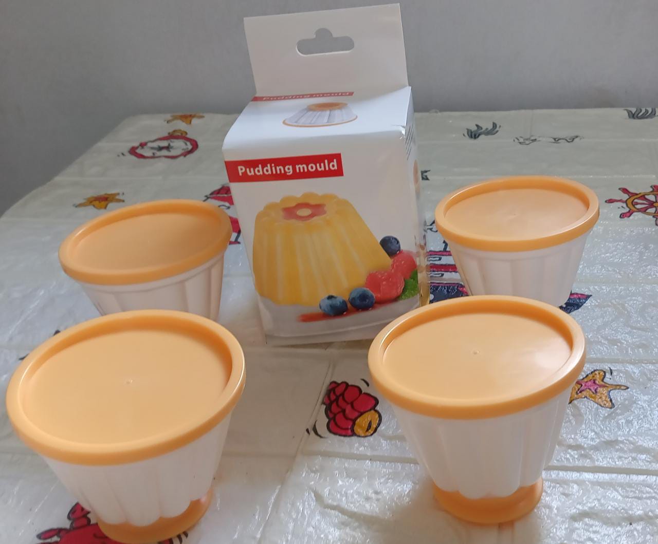 Pudding Molds, Custard Mold, Mold for Jelly Ice creams, Set of 4 Cups with Lid - Bhavnagar Deodap